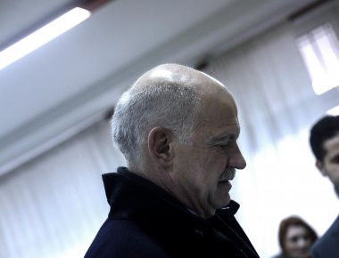 Γ.Παπανδρέου: Απόρριψη της αγωγής του μέσω της οποίας ζητούσε 500.000 για την... υπόληψή του